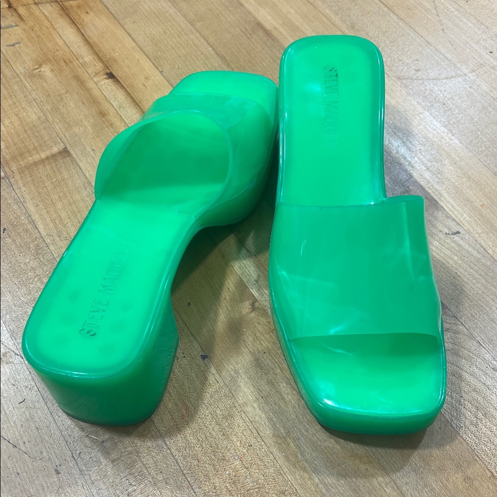 Steve Madden Vibrant Green Mules